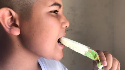 Hipersensibilidade dentária é provocada pela falta de esmalte nos dentes