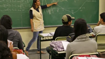 Educação SP abre seleção para professores da rede que queiram atuar no Centro de Mídias SP