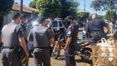 Jovem é baleado na frente de sua casa no Colibri
