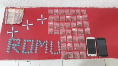 Dois menores de idade são presos em flagrante acusados de tráfico de drogas