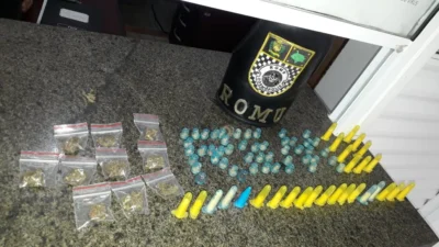 Drogas são localizadas em telhado de residência e nenhum suspeito é preso