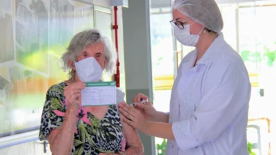 Idosos do Lar Irmã Rosália são vacinados contra a COVID-19