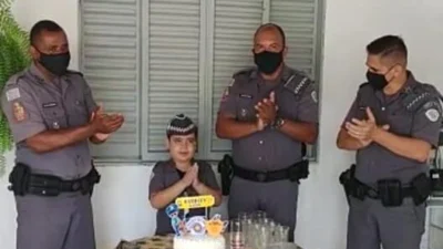 Polícia Militar faz surpresa em  aniversário de menino de 6 anos