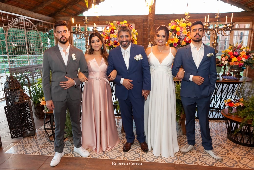 Adriana Fiorentini comenta sua experiência com os filhos trabalhando