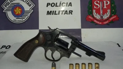 Polícia Militar apreende arma de fogo e munições