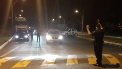 Fiscalização de trânsito é realizada na entrada da cidade