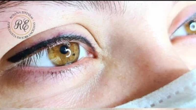 Delineado nos olhos com a técnica em micropigmentação