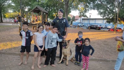 Canil da Polícia Municipal realiza integração com crianças
