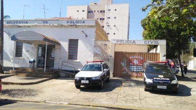 Moto é roubada na Vila Kalil