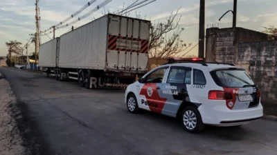 Polícia Militar localiza carretas roubadas em Campinas