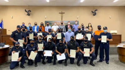 Câmara Municipal realiza homenagem a Polícia Municipal de Cosmópolis