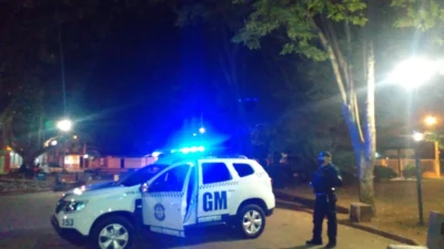 Condutor de moto e garupa ficam feridos após acidente
