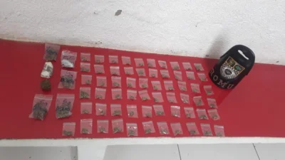 ROMU localiza sacola com 68 saquinhos de maconha
