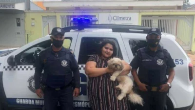Polícia Municipal devolve cachorrinho à dona