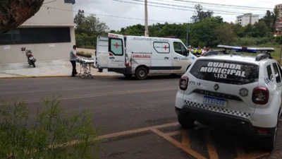 Acidente na ‘Otto Herbst’ deixa motociclista ferido