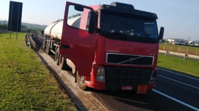 Caminhão roubado é localizado abandonado às margens da Rodovia SP 332
