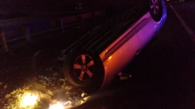 Motorista tem ferimentos leves após capotar veículo na Rodovia