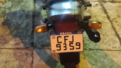 Moto com placa artesanal é apreendida pela Polícia Municipal