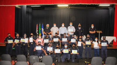Policiais Municipais recebem certificados e medalhas durante encontro