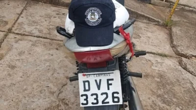 Polícia Municipal apreende moto com placa adulterada