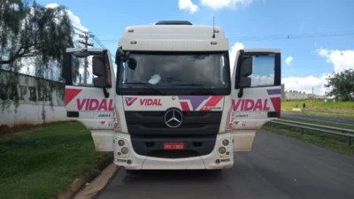Polícia Militar resgata pai e filho após roubo de caminhão