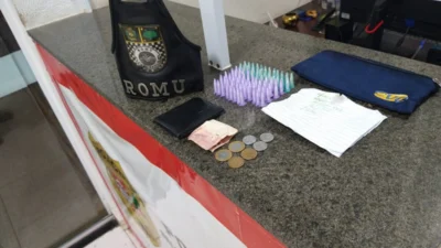 Acusado de tráfico é preso com dinheiro e cocaína