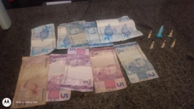 Drogas são encontradas dentro de urso no guarda-roupa