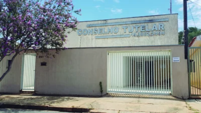 Menor de 2 anos é entregue a avó paterna após pais brigarem com faca