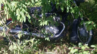 Moto furtada é localizada abandonada próxima ao Cemitério