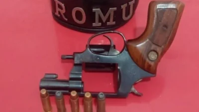 Indivíduo é preso acusado de por porte ilegal de arma