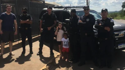 Natalia ganha visita surpresa da ROMU em aniversário de 8 anos