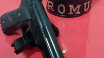 Indivíduo com simulacro de revólver é detido pela Polícia Municipal