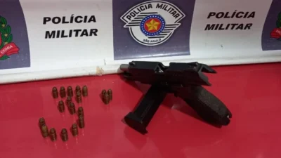 PM detém homem com arma calibre 380
