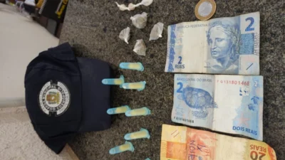 Menina de 15 anos é detida portando drogas e dinheiro
