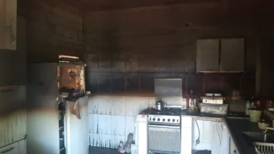 Vândalos furtam casa e ateiam fogo em seguida