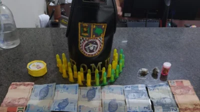 Adolescente é detida com 26 pinos de cocaína