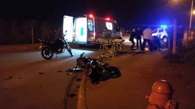Acidente em cruzamento de ruas deixa motociclista ferido