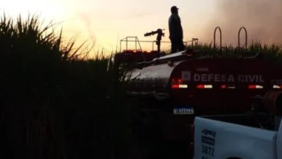 Incêndio no Nova Campinas atinge mato e plantação de cana-de-açúcar