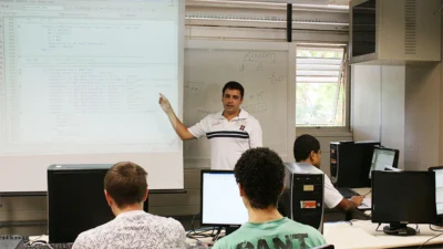 USP São Carlos abre inscrições para contratação de professor temporário