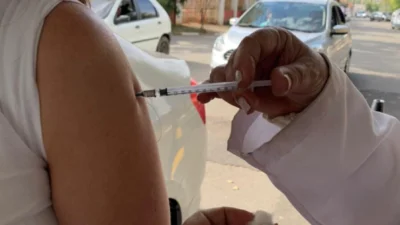 Segundo reforço da vacina bivalente contra COVID-19 já está disponível