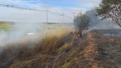 Defesa Civil combate incêndios de grande proporção