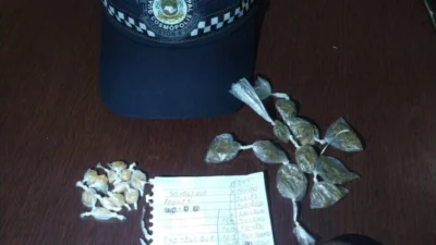 Maconha e crack são encontrados em terreno baldio