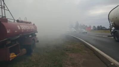 Incêndio criminoso compromete visibilidade na Rodovia SP 133