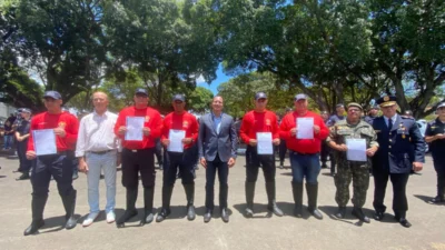 Defesa Civil recebe certificado de conclusão de curso de Bombeiros Civis