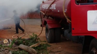 Defesa Civil combate incêndio criminoso na Rodovia SP 332