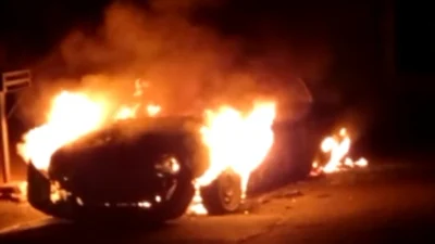 Kadett pega fogo na rua Ernesto Kowalesky