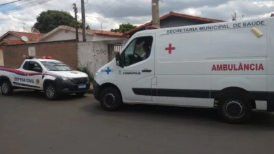 Defesa Civil dá apoio à equipe de ambulância para resgate de vítima