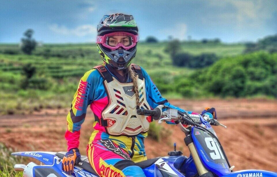 Mini Piloto de Motocross de Nova Aurora é destaque no Paraná