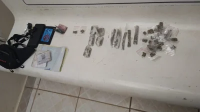 Menor é detido com 37 porções de maconha