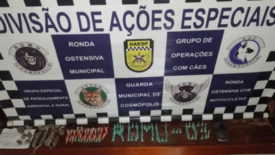 Mulher é presa com 115 pinos de cocaína e 15 porções de maconha
